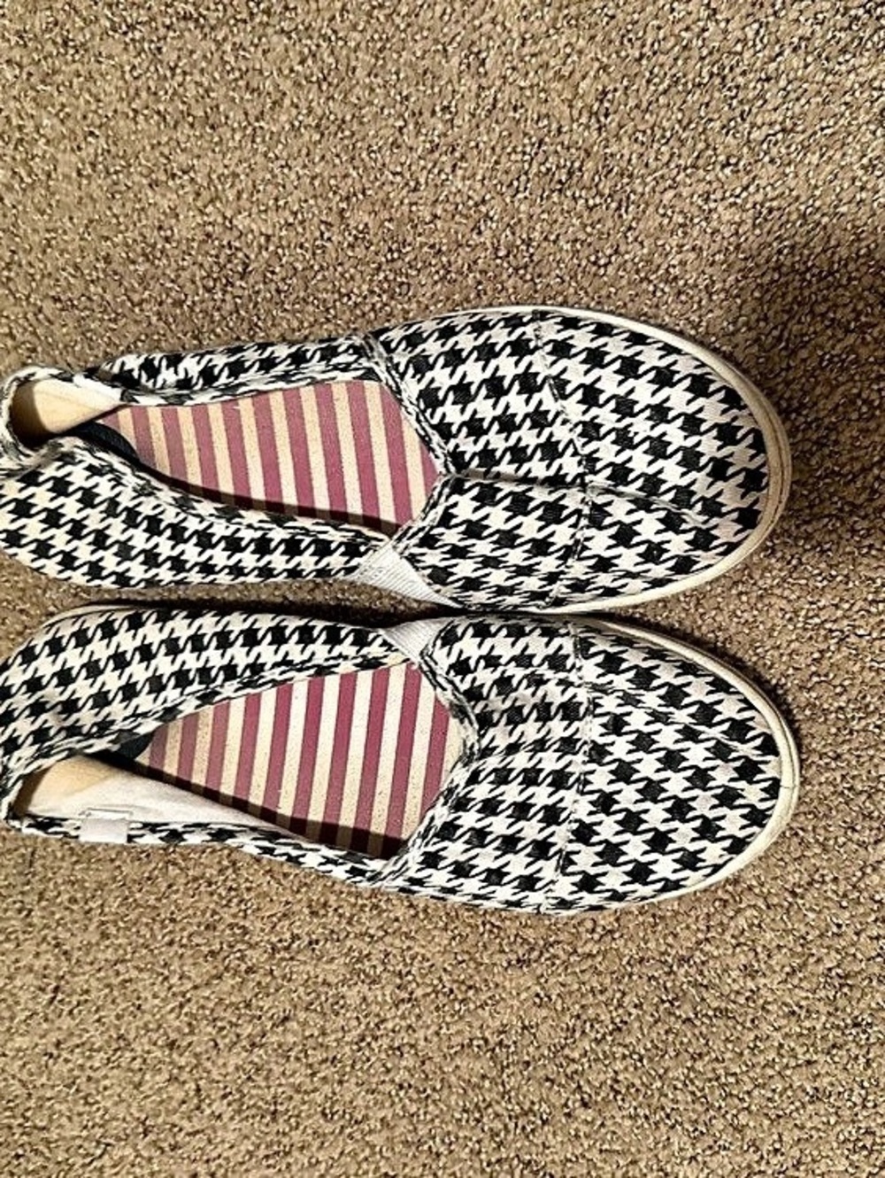 Roxy Houndstooth Slip-On Flats in Black & White sz 8
